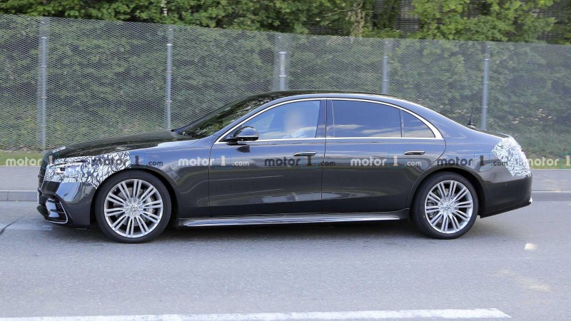 Mercedes S-Class 2021 bản hybrid có phạm vi chạy thuần điện gần 100 km.