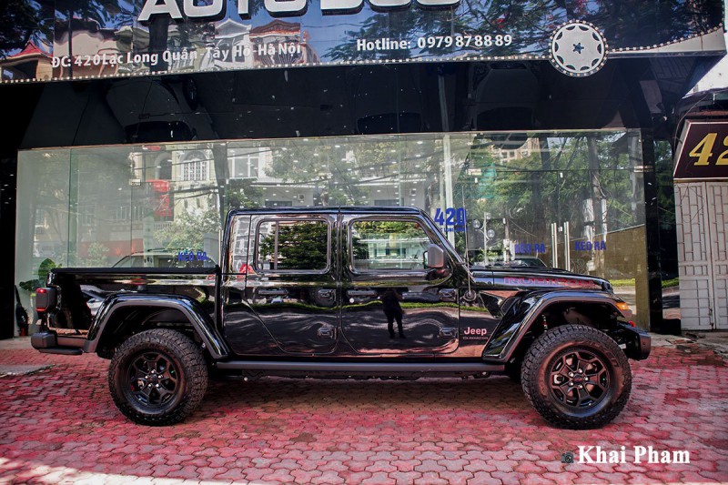 Ảnh chính diện Thân xe Jeep Gladiator 2020 