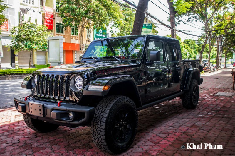 Ảnh đầu xe Jeep Gladiator 2020 phải