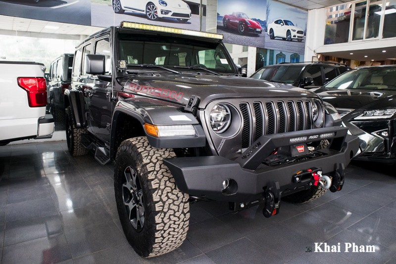 Ảnh trước đầu xe Jeep Wrangler 2020 Màu xám