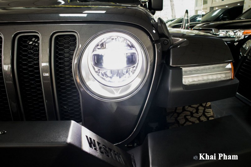 Ảnh Đèn pha xe Jeep Wrangler 2020 a1