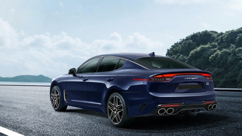 Kia Stinger 2022 mạnh mẽ hơn trước.