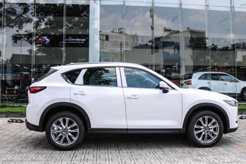 Bên ngoài Mazda CX5.