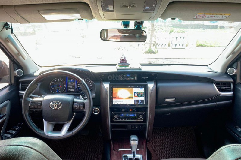 Không gian khoang cabin xe Toyota Fortuner 2017 1