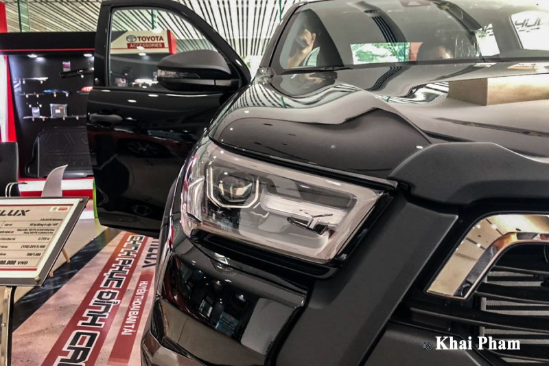 Toyota Hilux Adventure 2020 tại Việt Nam có gì để đấu Ford Ranger Wildtrak? a4