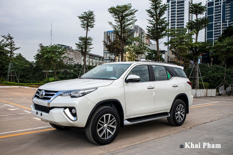 Toyota Fortuner hiện hành tại Việt Nam 1