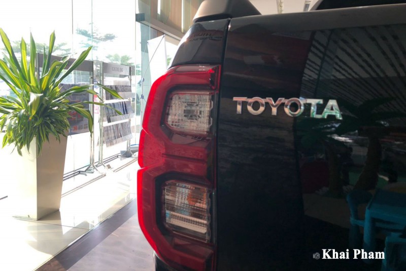 Toyota Hilux Adventure 2020 tại Việt Nam có gì để đấu Ford Ranger Wildtrak? a12