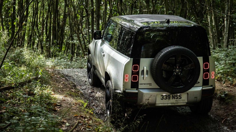 Land Rover Defender 2021 thăng tiến về chất lượng.