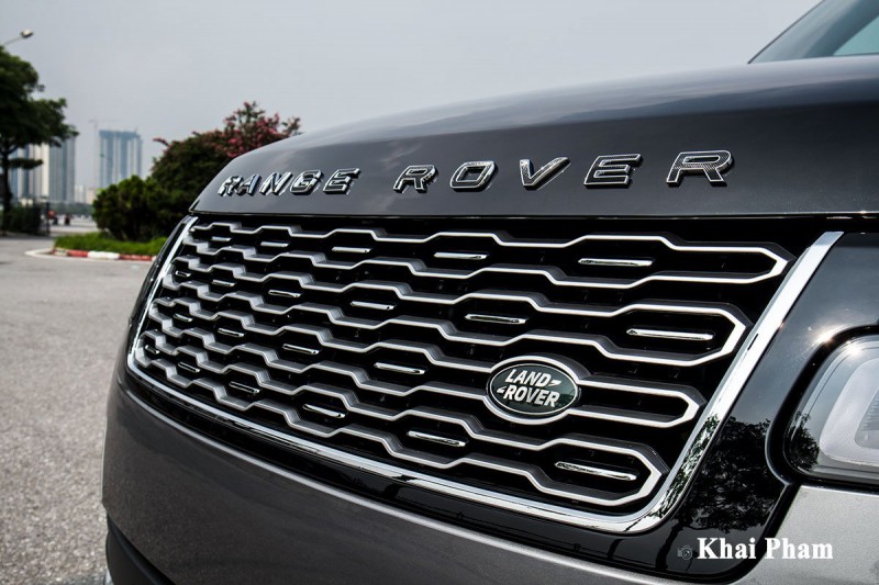 Ảnh Lưới tản nhiệt xe Range Rover SVAutobiography 2020