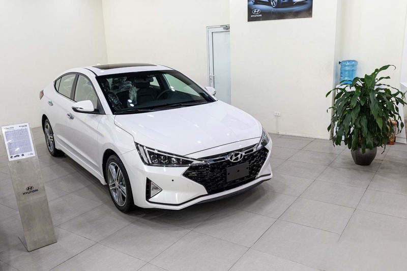 Hyundai Elantra 2020 hiện đang giảm giá chính hãng 20 triệu đồng 1