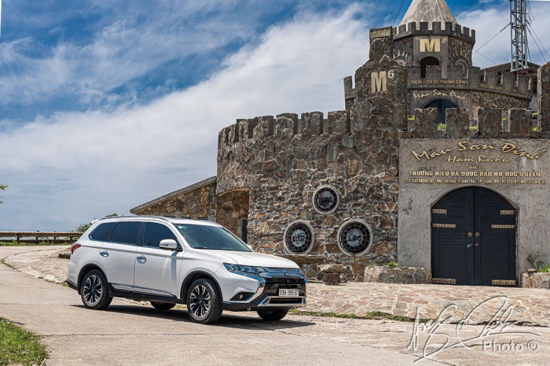 Ngoại hình của Mitsubishi Outlander 2.4 CVT Premium 2020 không khác biệt nhiều so với phiên bản 2.0 CVT Premium 2020.