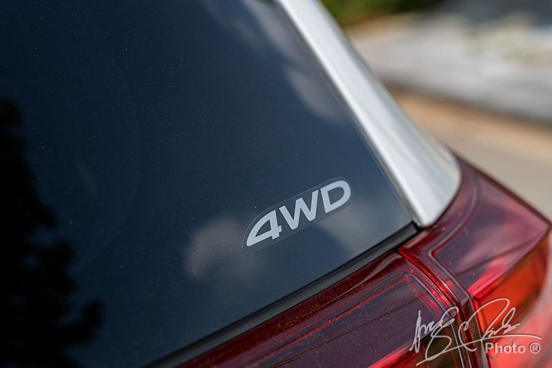 Logo 4WD của Mitsubishi Outlander 2.4 CVT Premium 2020.