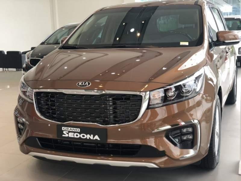 Kia Sedona: Doanh số 163 xe 1