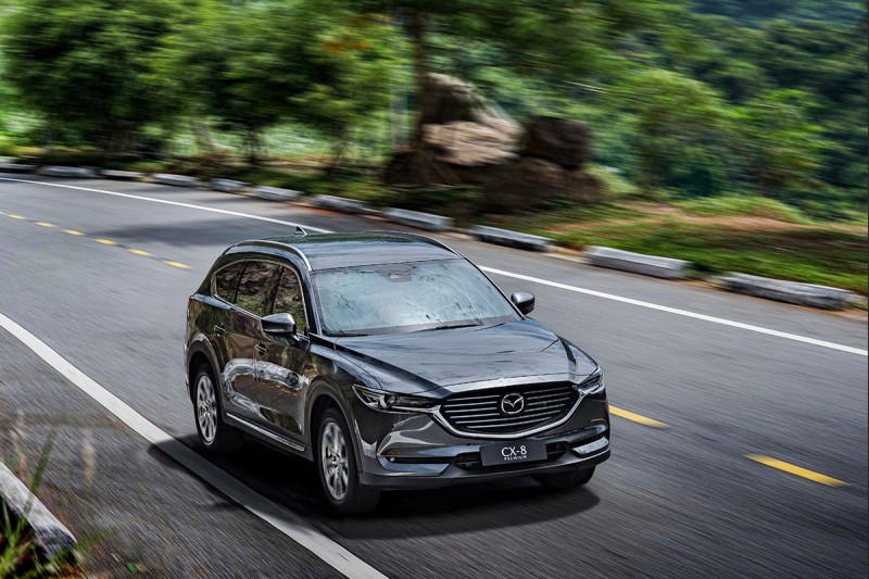 Mazda CX-8 liên tiếp nhận ưu đãi khủng.