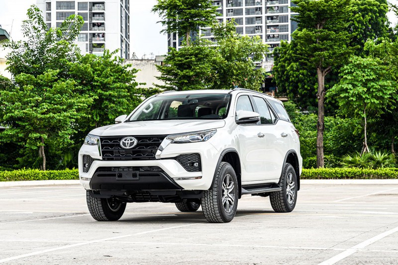 Cận cảnh xe Toyota Fortuner 2020 vừa ra mắt Việt Nam a2