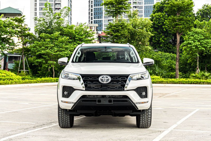 Cận cảnh xe Toyota Fortuner 2020 vừa ra mắt Việt Nam a3