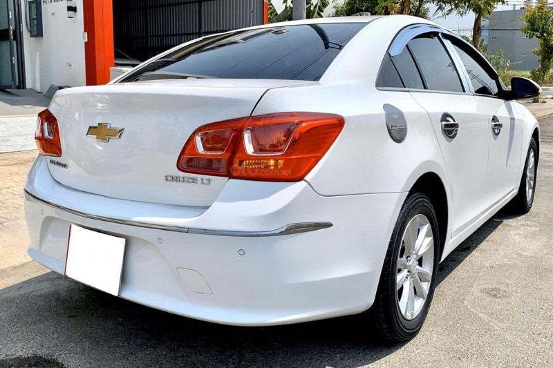 Thiết kế đuôi xe Chevrolet Cruze 2017 1