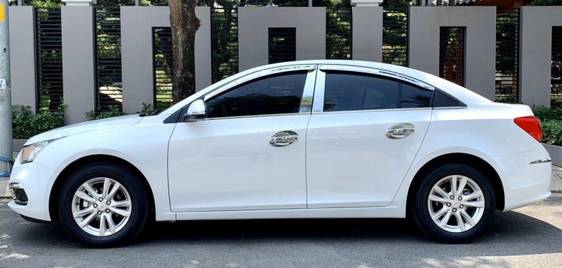 Thiết kế thân xe Chevrolet Cruze 2017 1