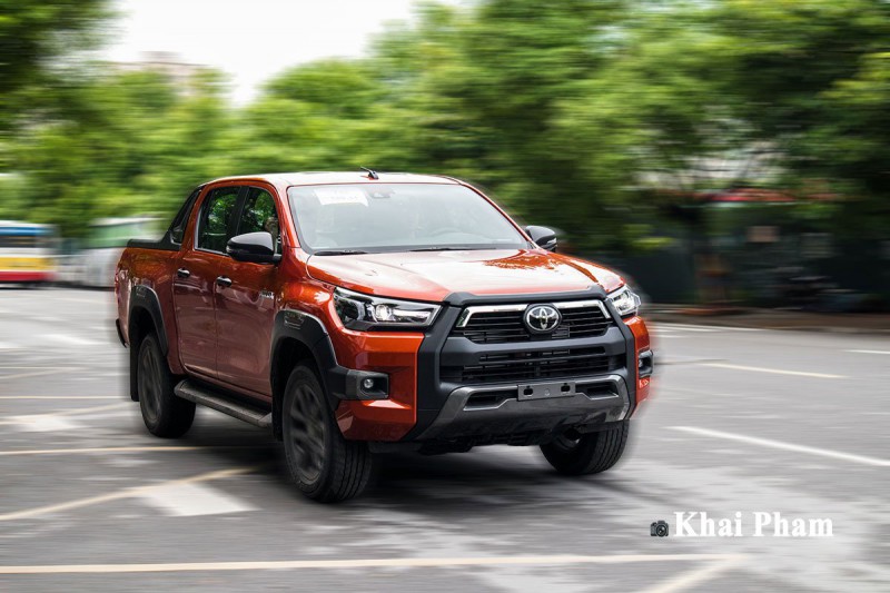 Ảnh Tổng quát xe Toyota Hilux Adventure 2020