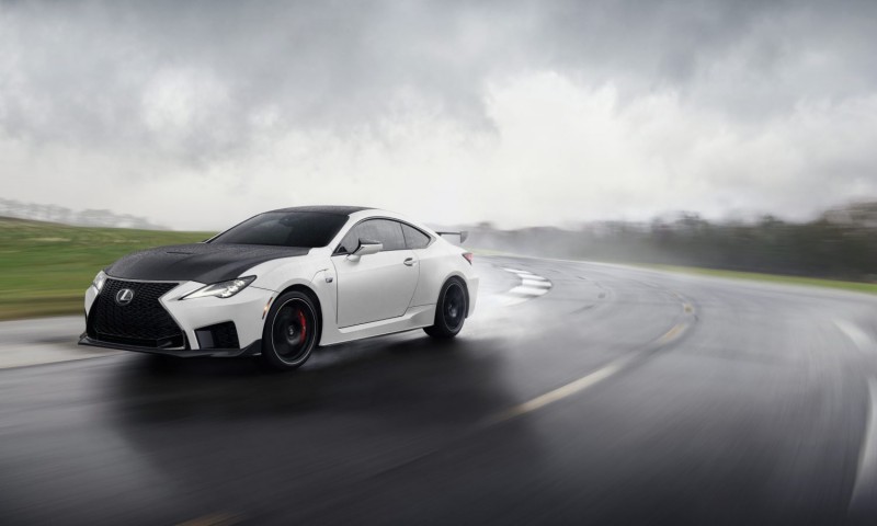 Lexus RC F Fuji Speedway Edition 2021 xuất chiến với số lượng có hạn.