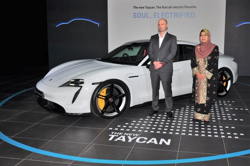 Sau Việt Nam, Porsche Taycan 2021 cập bến Malaysia.