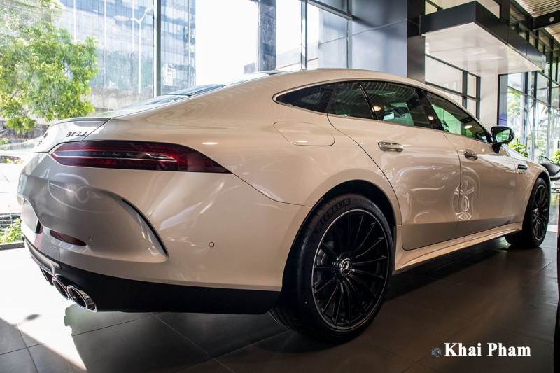 Ảnh đuôi xe Mercedes-AMG GT53 2020