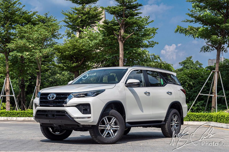 Toyota Fortuner 2020.