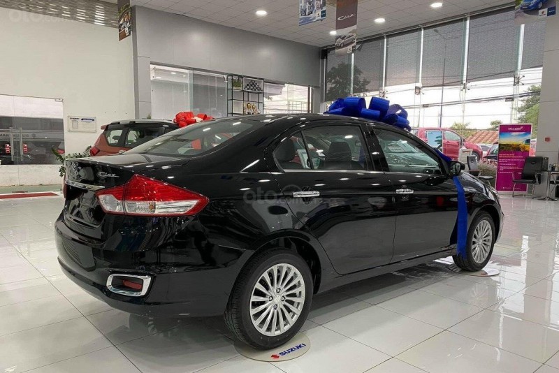 Thiết kế phần thân và đuôi xe Suzuki Ciaz 2020 1