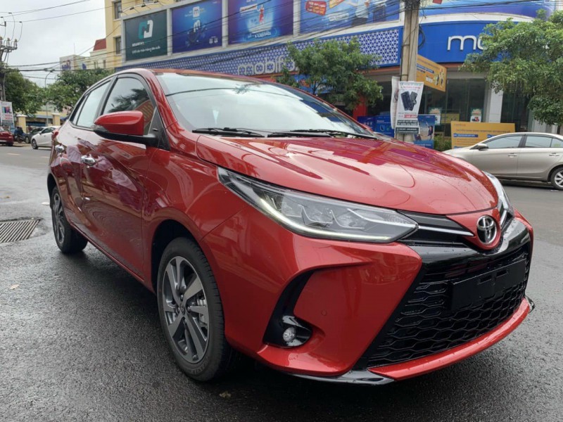 Ảnh thực tế Toyota Yaris 2021 tại Việt Nam, đại lý bắt đầu nhận đặt cọc.