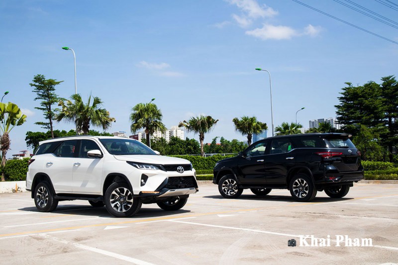 Chi tiết xe Toyota Fortuner Legender 2.4 4x2 AT 2020 mới về đại lý a1