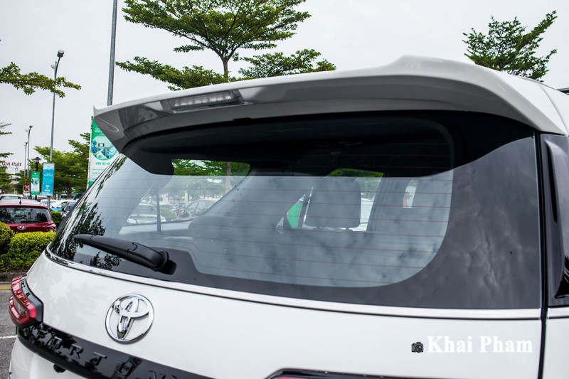 Ảnh Cánh gió xe Toyota Fortuner Legender 2020 