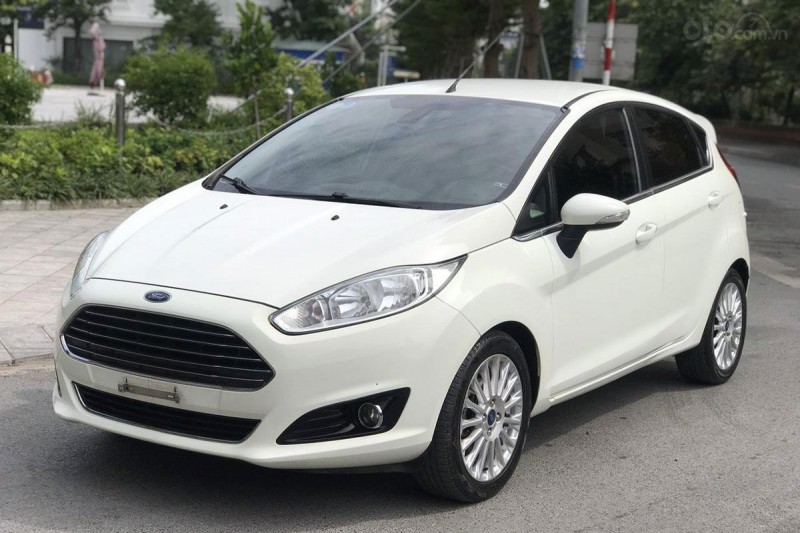 Ford Fiesta 2015 rao bán 369 triệu đồng 1