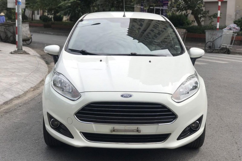 Thiết kế đầu xe Ford Fiesta 2015 1