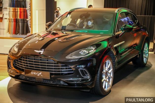 Aston Martin DBX chào giá 4,6 tỷ đồng.