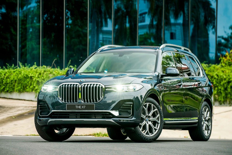 BMW X7 giảm giá hơn 800 triệu đồng 1