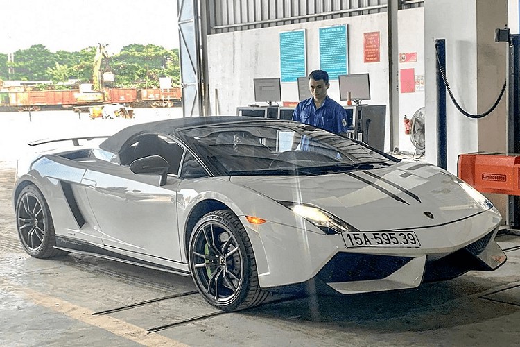 Chiếc Lamborghini Gallardo hàng hiếm tại Việt Nam đổi chủ mới a1