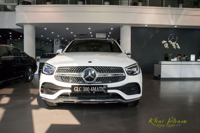 Mercedes-Benz GLC 300 mới tậu của Đoàn Văn Hậu trang bị nội thất cao cấp.