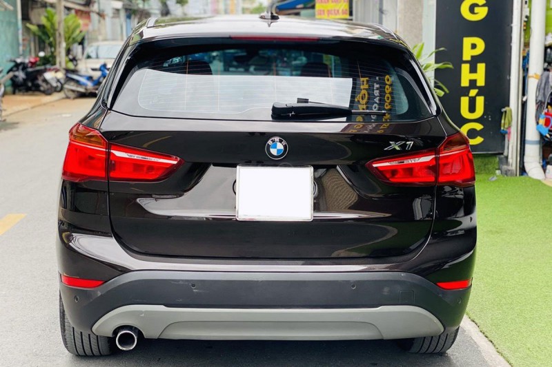 Thiết kế đuôi xe BMW X1 2017 1