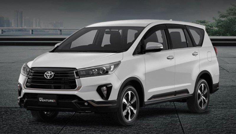 Toyota Innova 2021 facelift chào giá 534 triệu đồng.