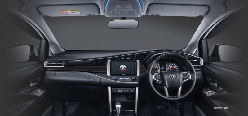 Toyota Innova 2021 facelift vẫn bảo toàn ngôn ngữ thiết kế đặc trưng.