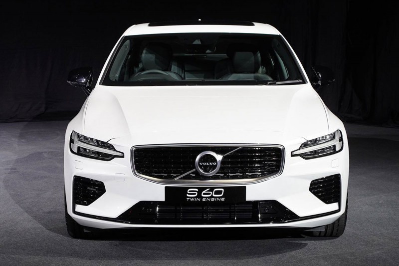 Volvo S60 2020 sắp ra mắt a1