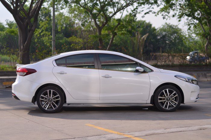 Kia Cerato 2016 .