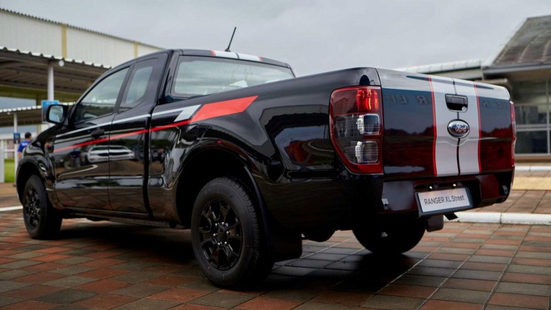 Thiết kế đuôi xe Ford Ranger 2021 bản XL Street 1