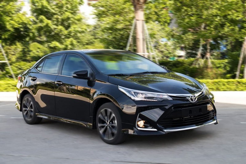 Toyota Corolla Altis 2020 và Hyundai Elantra 2020 vận hành a1