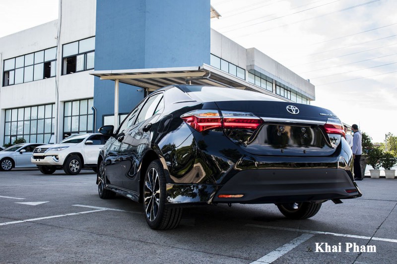 Ảnh đuôi xe Toyota Corolla Altis 2020 