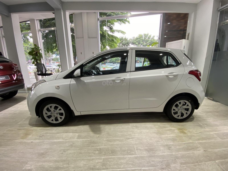 Hyundai Grand i10: 1.759 xe 12