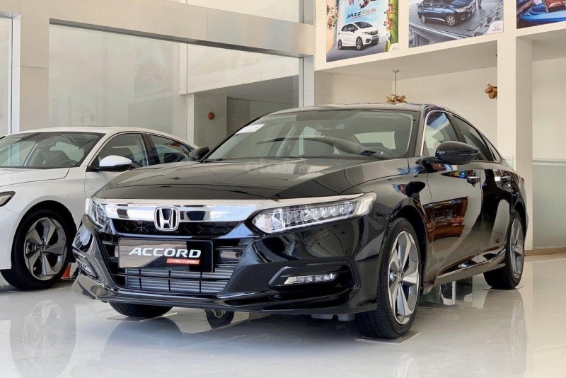 Honda Accord có mức giá đắt đỏ nhất phân khúc 1