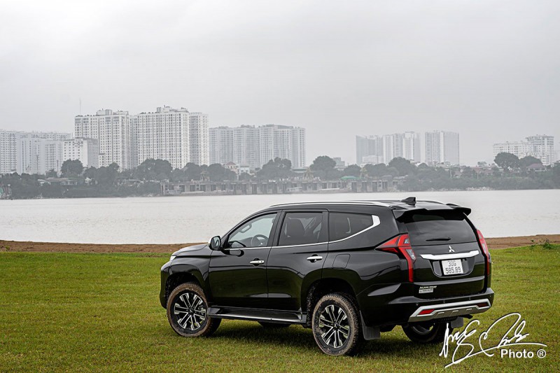 Thiết kế đuôi xe của Mitsubishi Pajero Sport 2020.