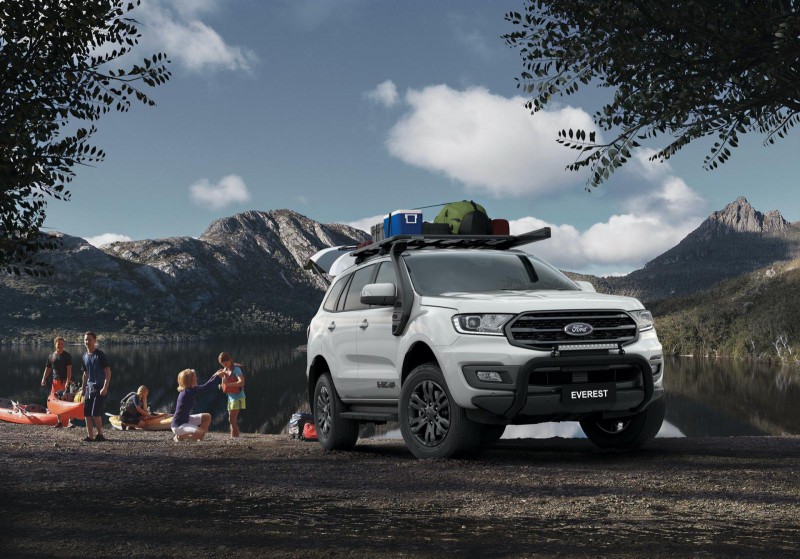 Ford Everest 2021 BaseCamp chào giá 1,1 tỷ.