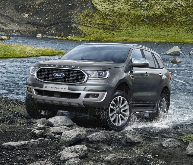 Ford Everest 2021 trở nên nổi bật hơn nữa.